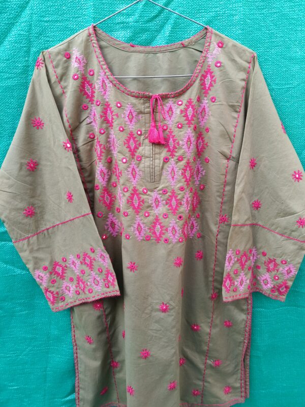 Elegant Grey Lawn Balochi Kurty